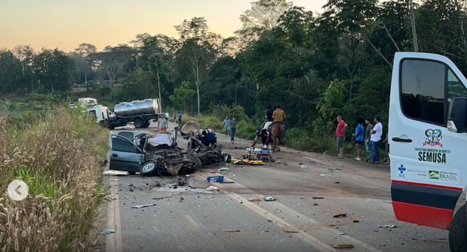 Colisão frontal entre carro e caminhão-tanque deixa um morto em RO