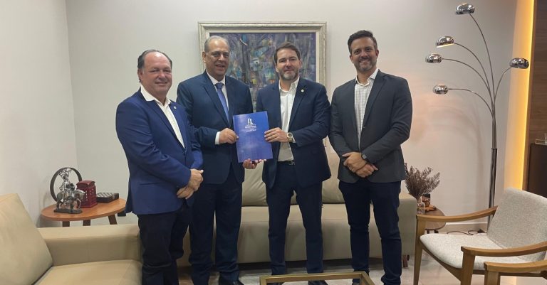Deputado Pedro Fernandes participa da entrega de relatório da CPI das Reservas ao Tribunal de Justiça - News Rondônia