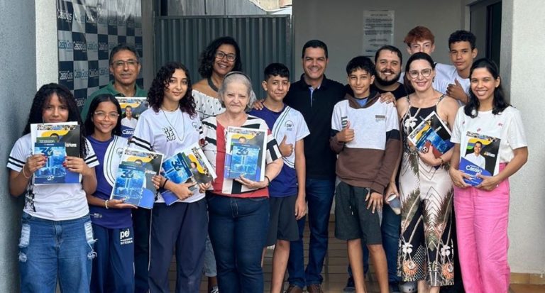 Cássio Gois recebe alunos da Escola Honorina Lucas de Brito em projeto educacional inovador - News Rondônia