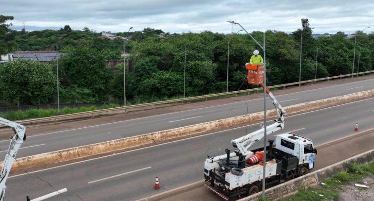 Prefeitura de Porto Velho troca rede subterrânea por sistema aéreo no viaduto da BR-364 - News Rondônia