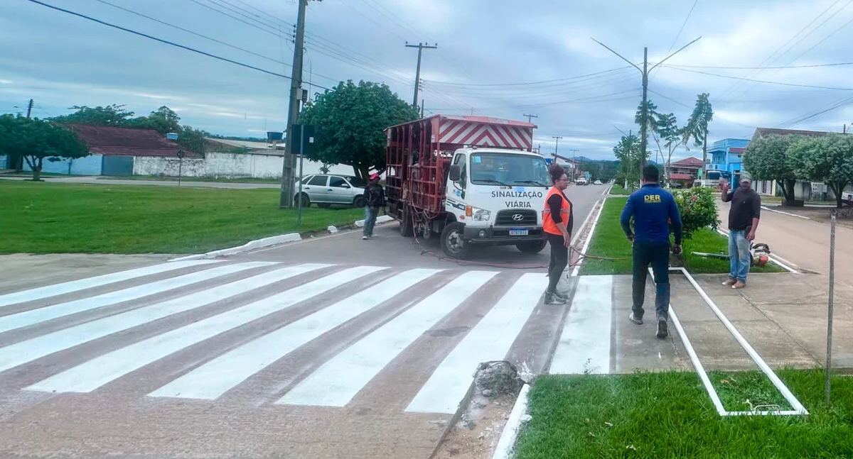 Governo de RO promove obras de sinalização e infraestrutura na RO-470, em Vale do Paraíso