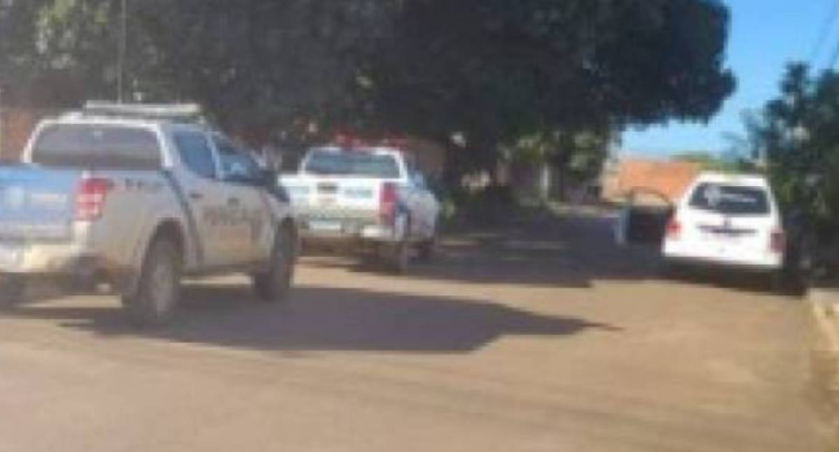 Casal é condenado a prisão por homicídio após simular compra de drogas