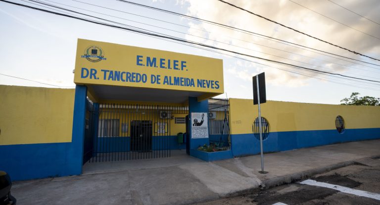 Prefeitura reajusta salários de diretores, vices e secretários de escolas após dez anos - News Rondônia