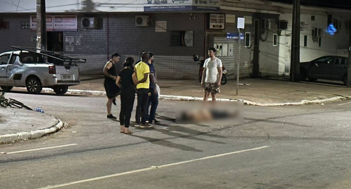 Ciclista fica ferido após colisão com picape em cruzamento