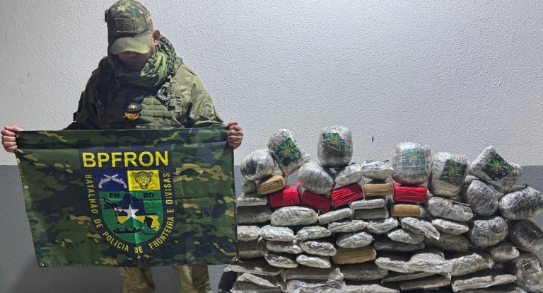Motociclista tenta fugir de abordagem e polícia apreende mais de 59 quilos de drogas em Nova Mutum - News Rondônia