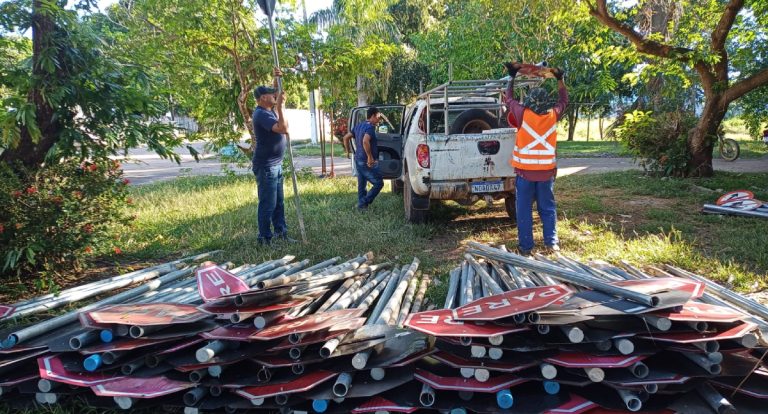 Prefeitura começa a colocar placas de sinalização em Jaci-Paraná, Nova Mutum e União Bandeirantes - News Rondônia