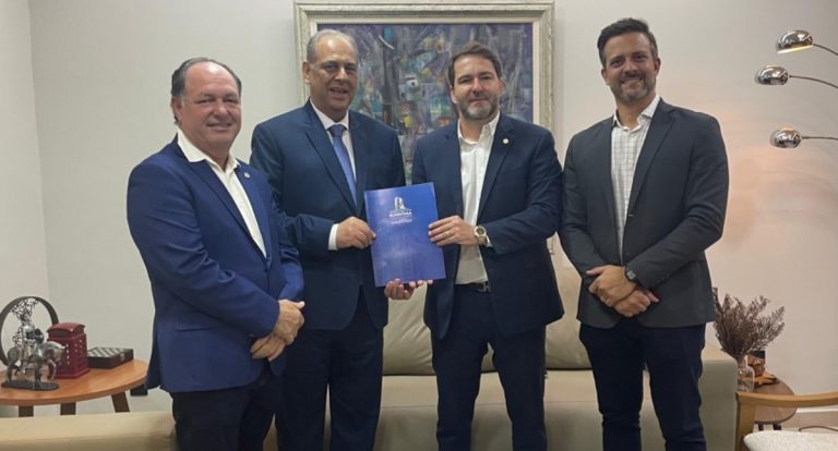Pedro Fernandes acompanha entrega do relatório da CPI das Reservas ao Tribunal de Justiça - News Rondônia