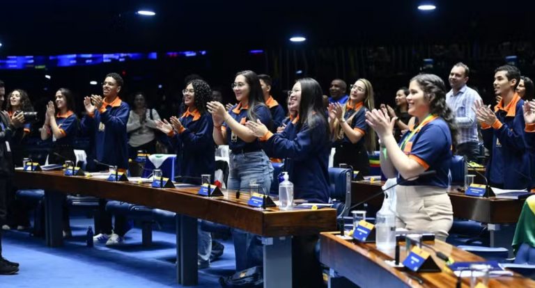 Estudantes rondonienses são selecionadas para etapa estadual do Programa Jovem Senador 2025-2026 - News Rondônia