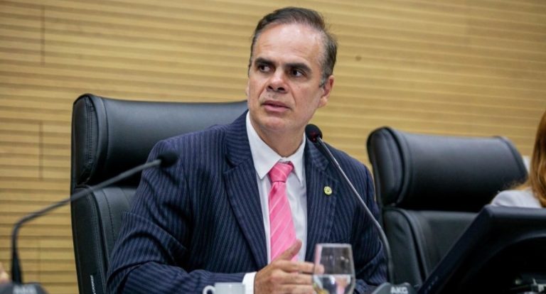 Deputado Alan Queiroz institui capelania escolar voluntária na rede pública de Rondônia - News Rondônia