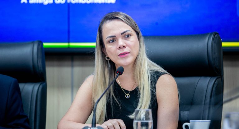 Deputada Cláudia de Jesus propõe assegurar legalidade na avaliação de estudantes com altas habilidades - News Rondônia