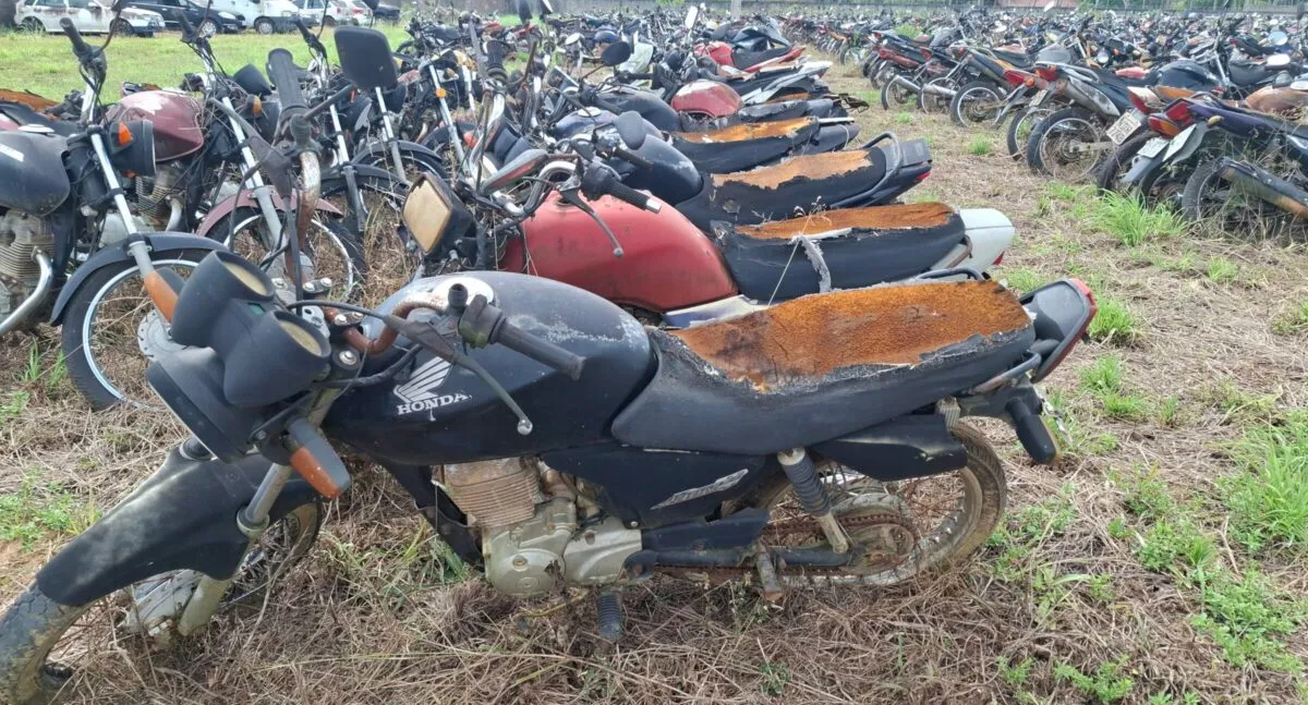 Leilão eletrônico disponibiliza cerca de 10 mil veículos para sucata em Rondônia
