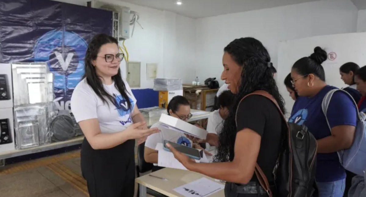 Mais de 80 alunos do Programa Vencer em Guajará-Mirim e Vilhena são contemplados com kits profissionais após formatura