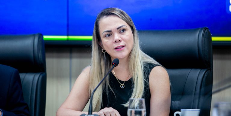 Deputada Cláudia de Jesus propõe dois projetos de lei voltados à saúde materna - News Rondônia