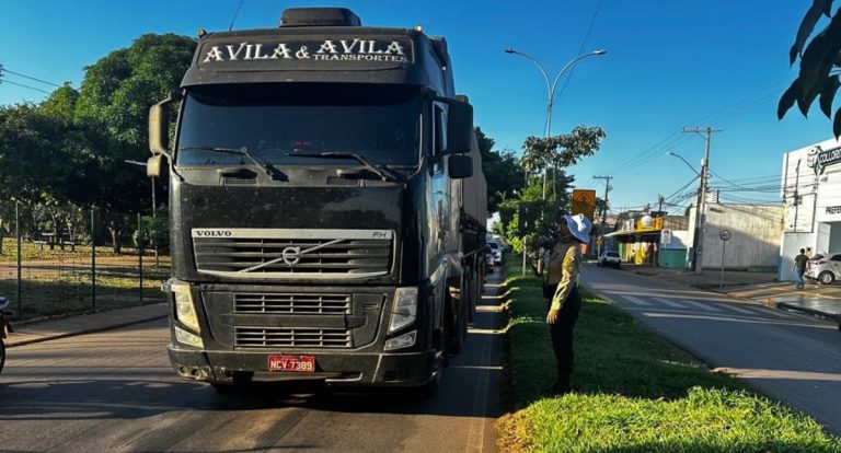 Prefeitura reforça fiscalização para organizar o tráfego de veículos pesados na avenida Guaporé - News Rondônia