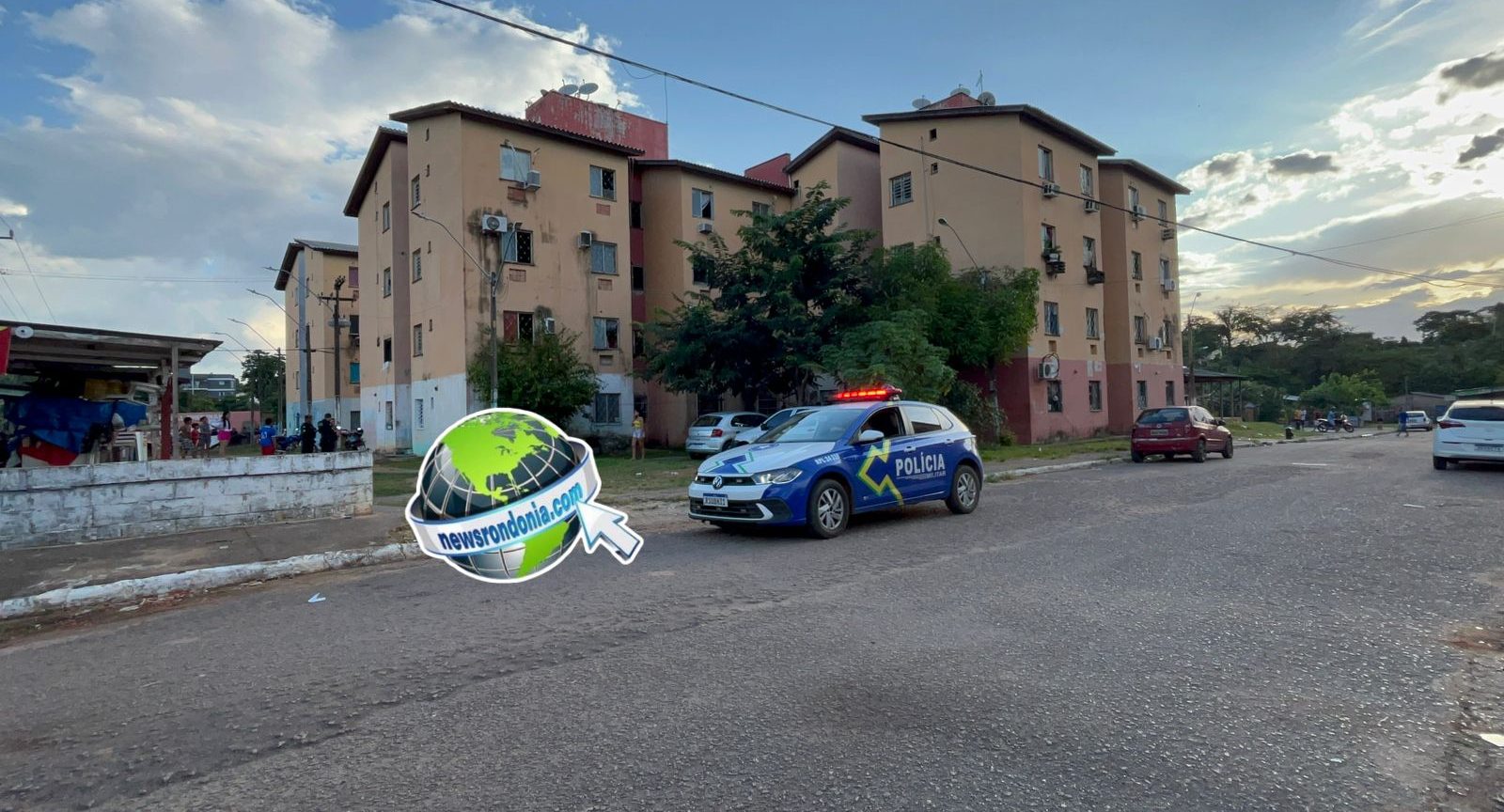 Criminosos promovem tiroteio em residencial no centro