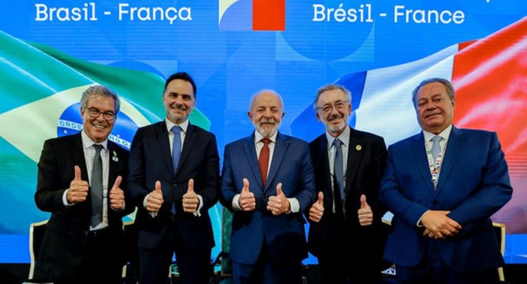Empresários franceses anunciam R$ 100 bilhões em investimentos no Brasil após encontro com Lula em Paris