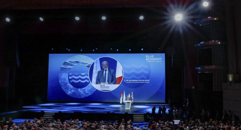 Lula critica queda de 7% na ajuda internacional a países pobres e destaca crescimento dos gastos militares em 2024