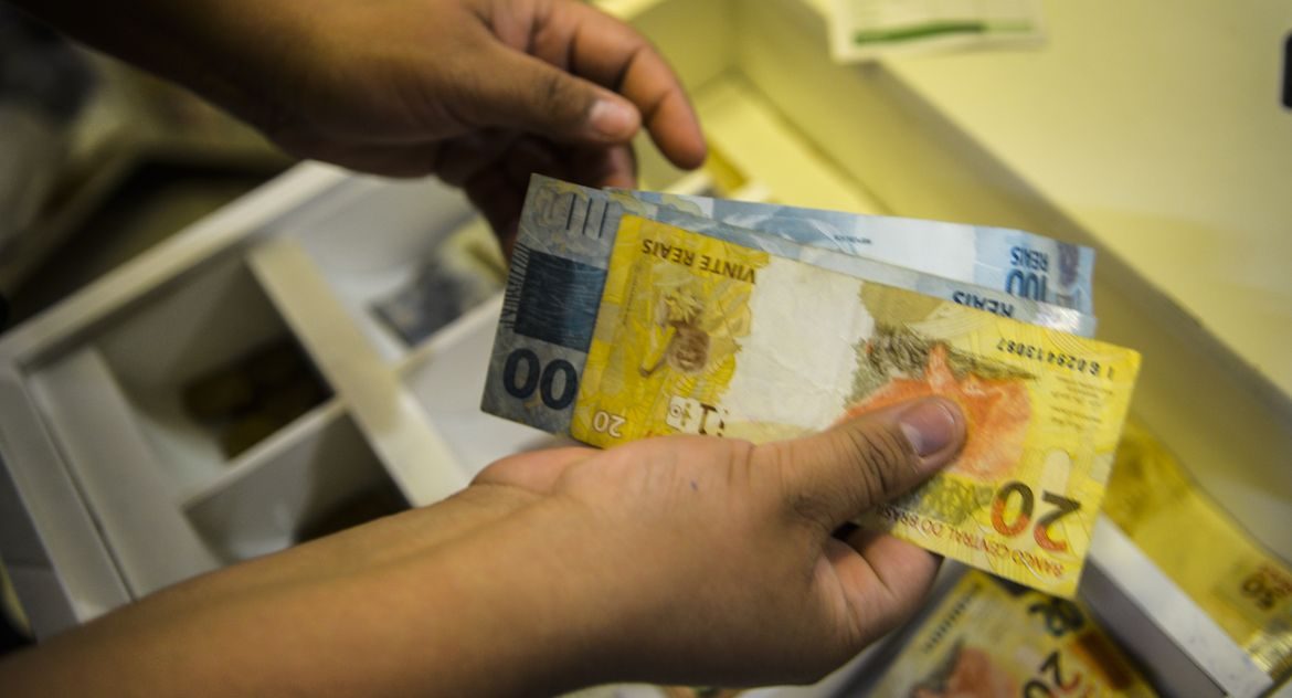 Mercado financeiro eleva projeção de crescimento do PIB para 2,18% em 2025 e prevê inflação de 5,44%