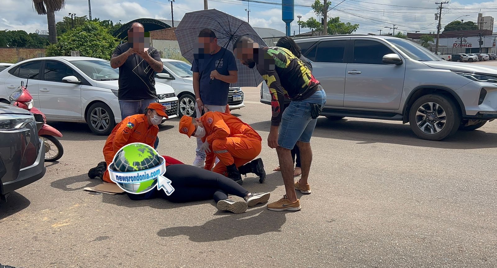 Carro avança cruzamento e causa acidente com duas motos na Abunã