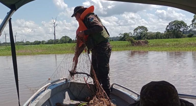 Fiscalização no rio Jaci: Polícia Ambiental apreende redes ilegais em operação especial - News Rondônia