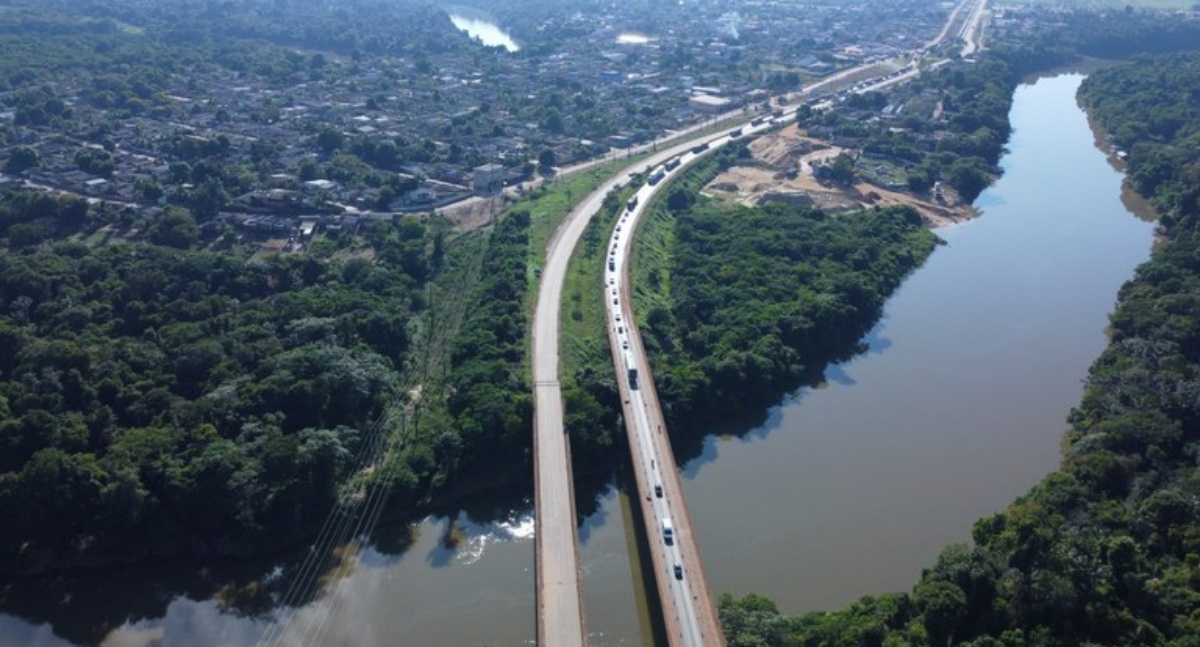 Obras inéditas com tecnologia extradossada reabilitam pontes sobre o Rio Candeias na BR-364/RO
