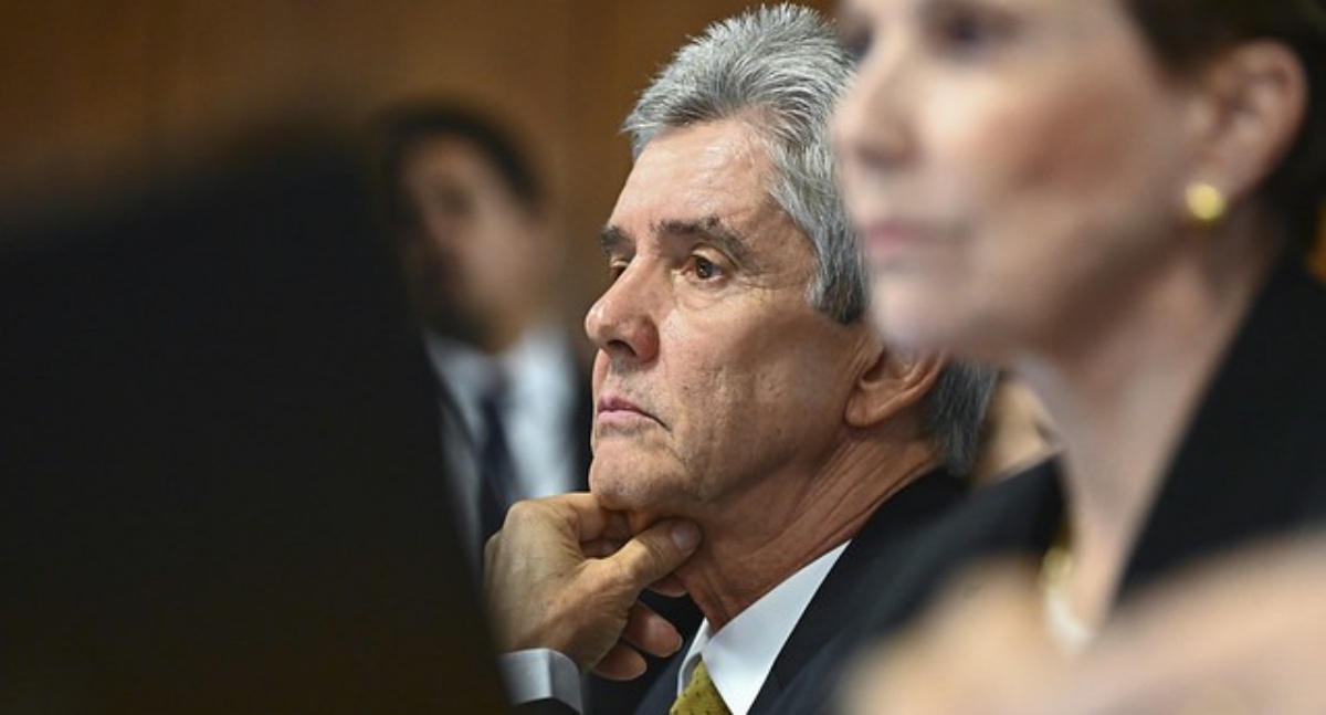 Após denúncias, senador pede explicações ao BASA sobre gastos com consultorias