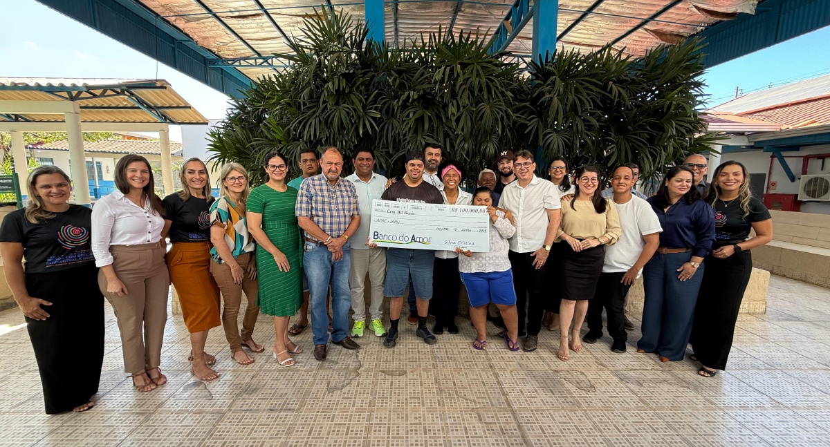 Deputada Sílvia Cristina participa da entrega de R$ 100 mil à Apae de Jaru