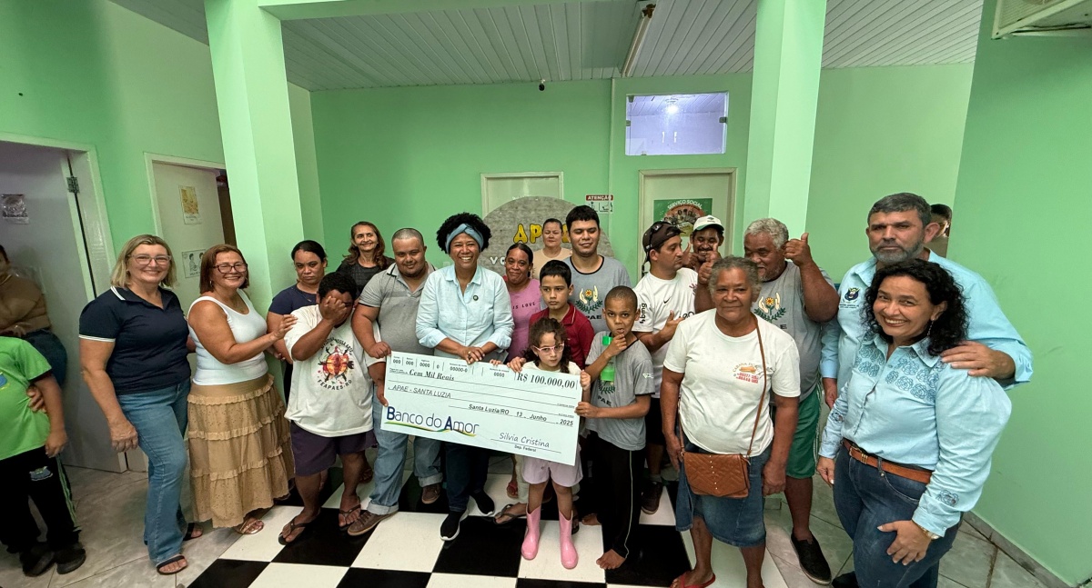 Deputada Sílvia Cristina leva R$ 100 mil para a Apae de Santa Luzia do Oeste