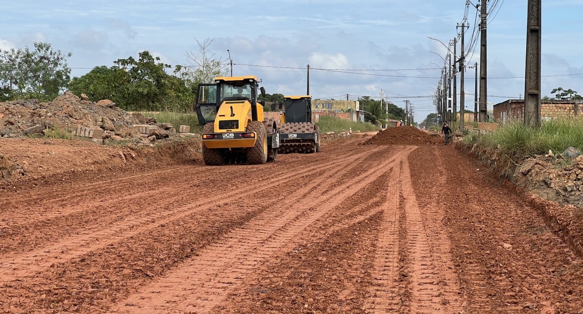 Reconstrução total avança na avenida Calama