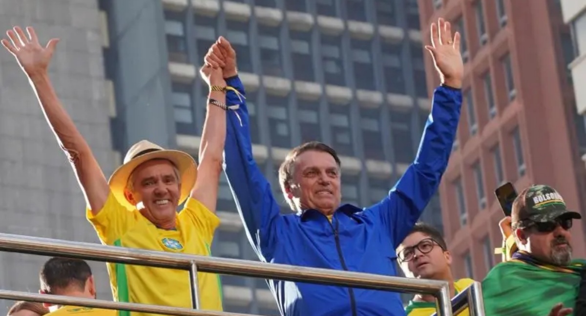 Jaime Bagattoli se une ao presidente Bolsonaro e a lideranças da direita em ato pela liberdade