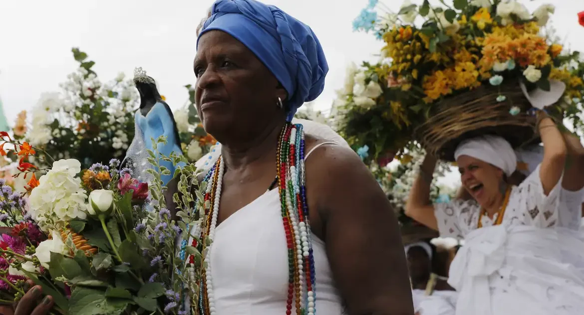 Número de adeptos de religiões afro-brasileiras mais que triplica em 10 anos, aponta Censo 2022