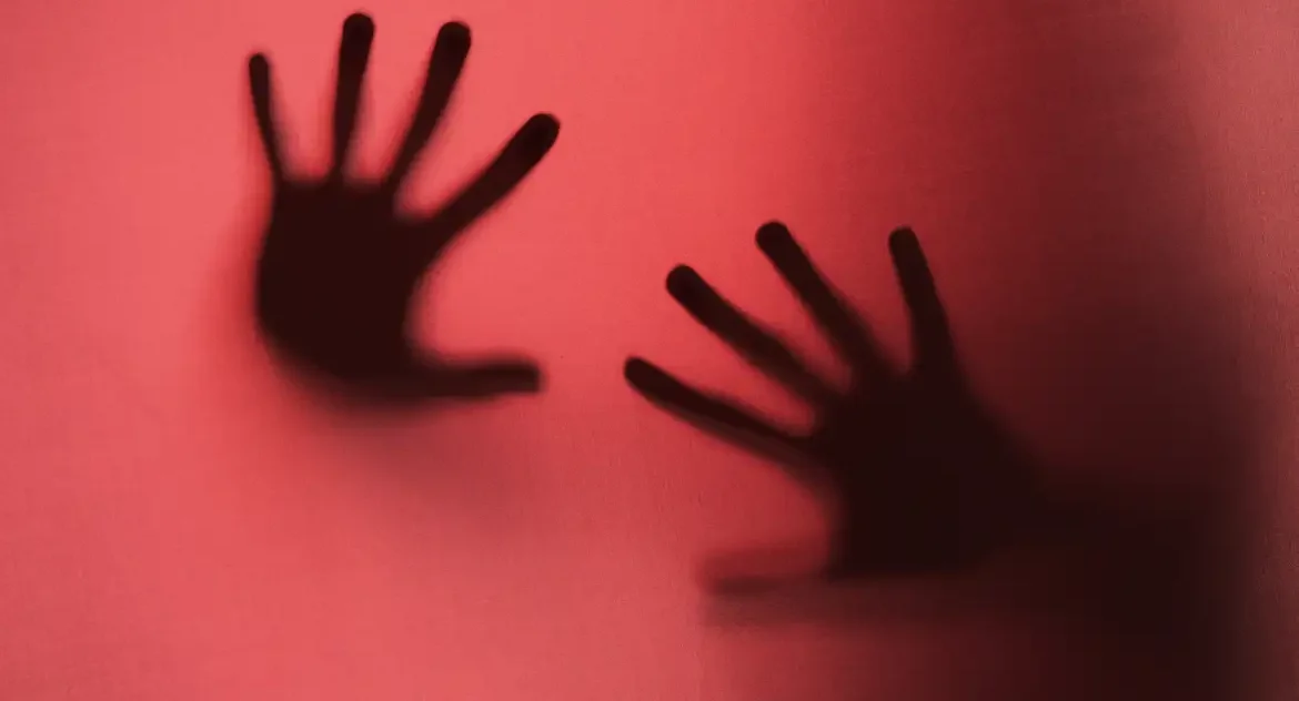 Campanha Junho Laranja alerta para queimaduras causadas por violência contra mulheres
