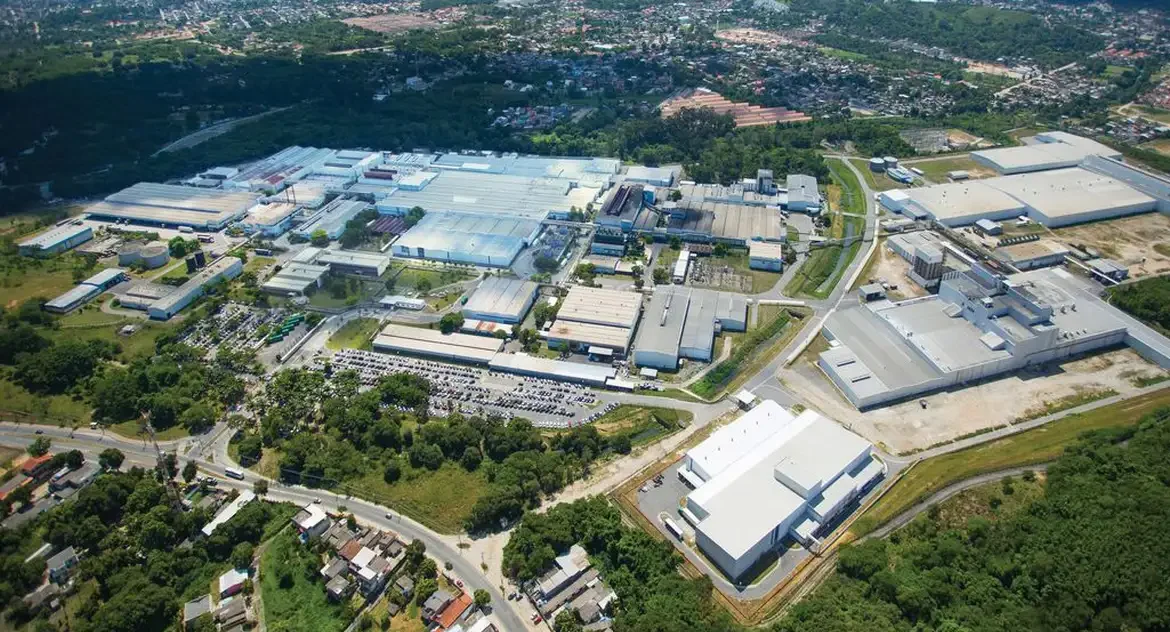 Emprego na Indústria cai pela primeira vez em 18 meses influenciado por juros altos, aponta CNI