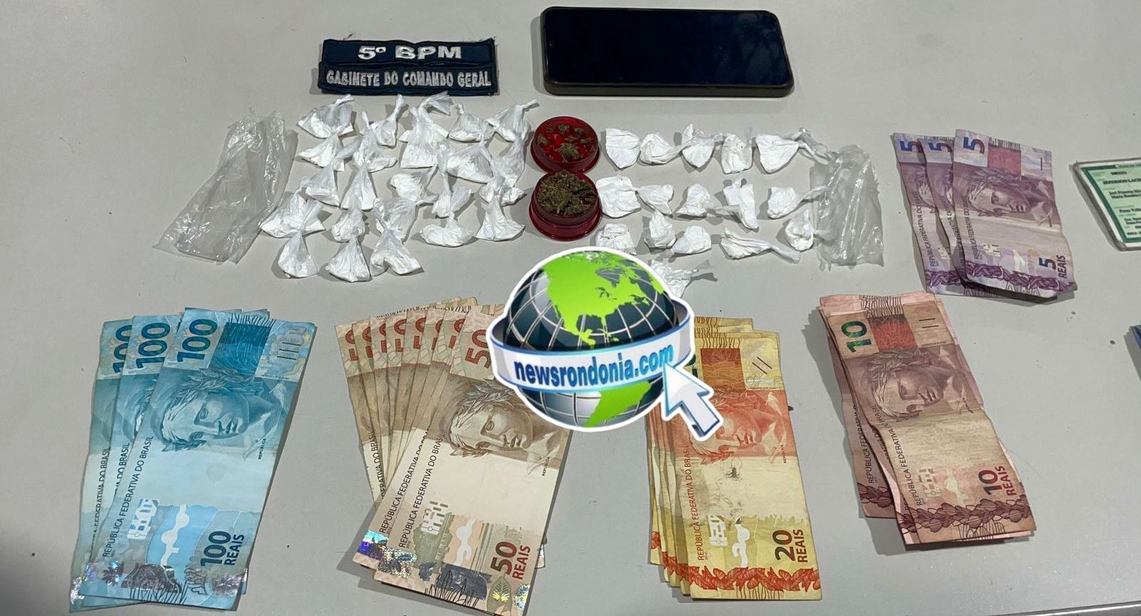 PM recebe denúncia e prende suspeito com drogas em apartamento de condomínio