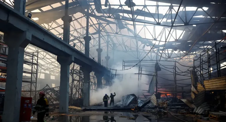 Rússia intensifica ataques aéreos contra Kiev e Odessa, causando mortes e danos