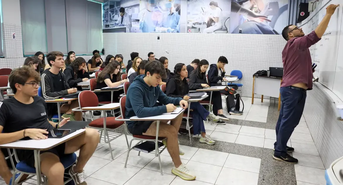 Inscrições para o Enem 2025 terminam nesta sexta-feira (6); taxa deve ser paga até dia 11