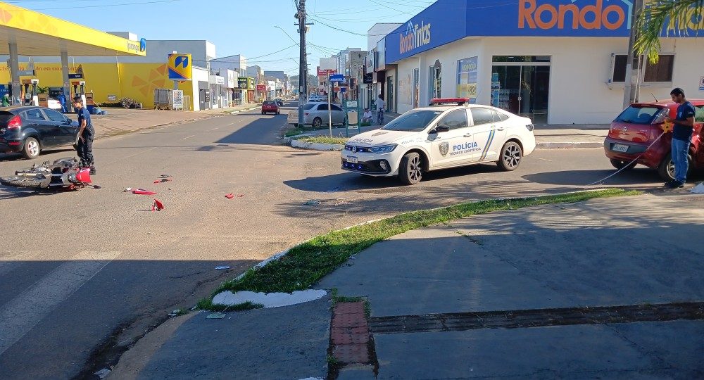 Veículo avança preferencial e causa acidente com motocicleta