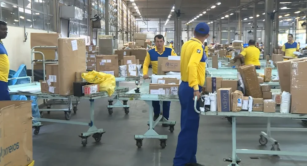 Gastos de brasileiros com encomendas internacionais atingem R$ 15 bilhões em 2024