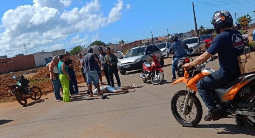 Acidente grave em quebra-molas não sinalizado deixa motociclista ferido