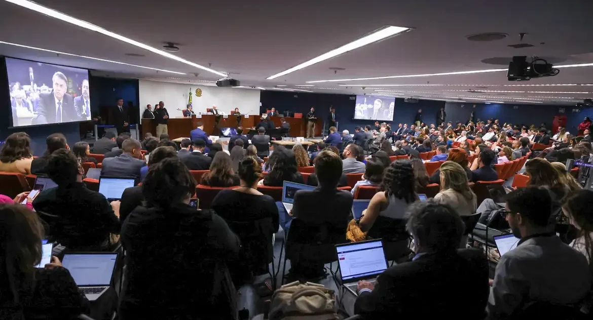 Advogados de Braga Netto pedem soltura de ex-Ministro após depoimento ao STF sobre tentativa de golpe
