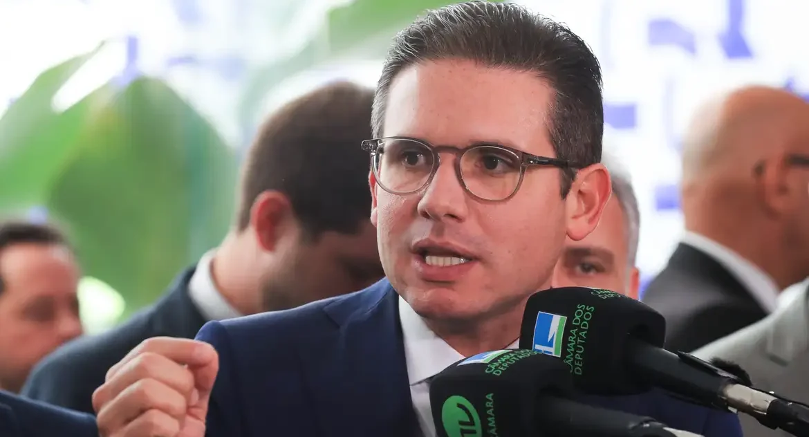 Presidente da Câmara afirma que Plenário decidirá sobre perda de mandato da Deputada Carla Zambelli