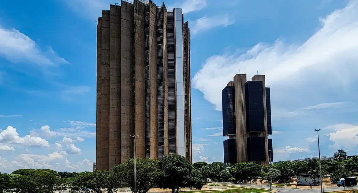 Banco Central desenvolve novo modelo de financiamento imobiliário diante da retirada de recursos da poupança