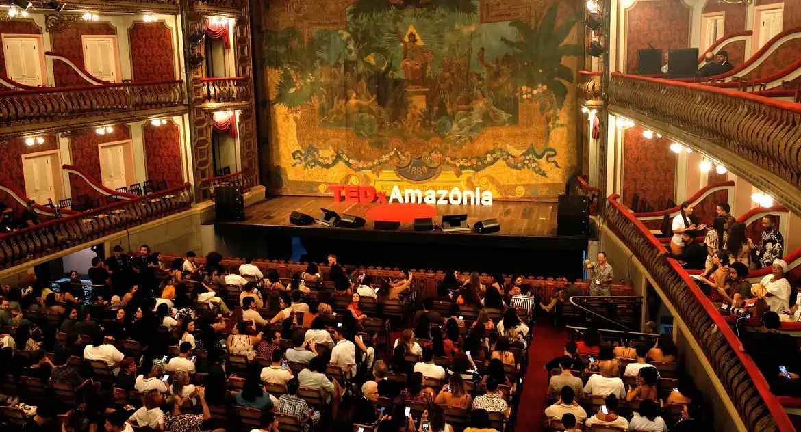 Djuena Tikuna canta pela Amazônia em TEDXAmazônia e Belém sediará TED Countdown House na COP30