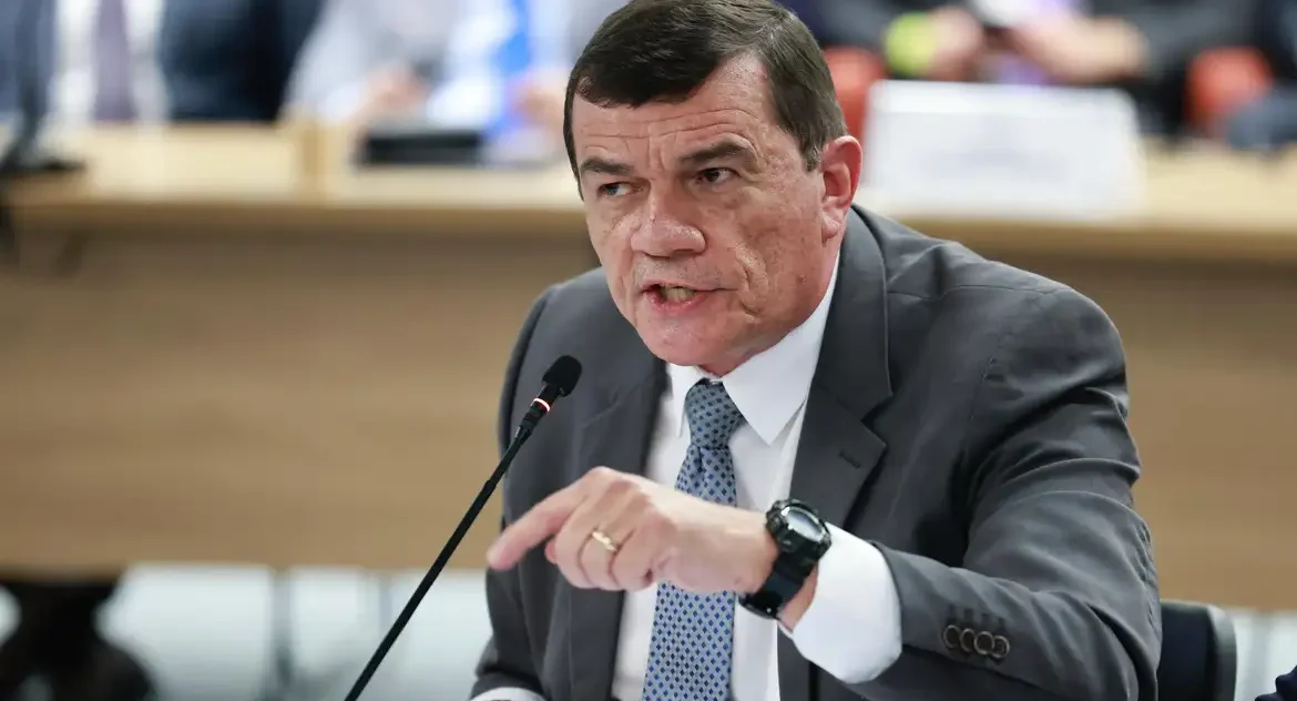 Ex-ministro da Defesa Paulo Sérgio Nogueira diz que alertou Bolsonaro sobre gravidade de medidas golpistas