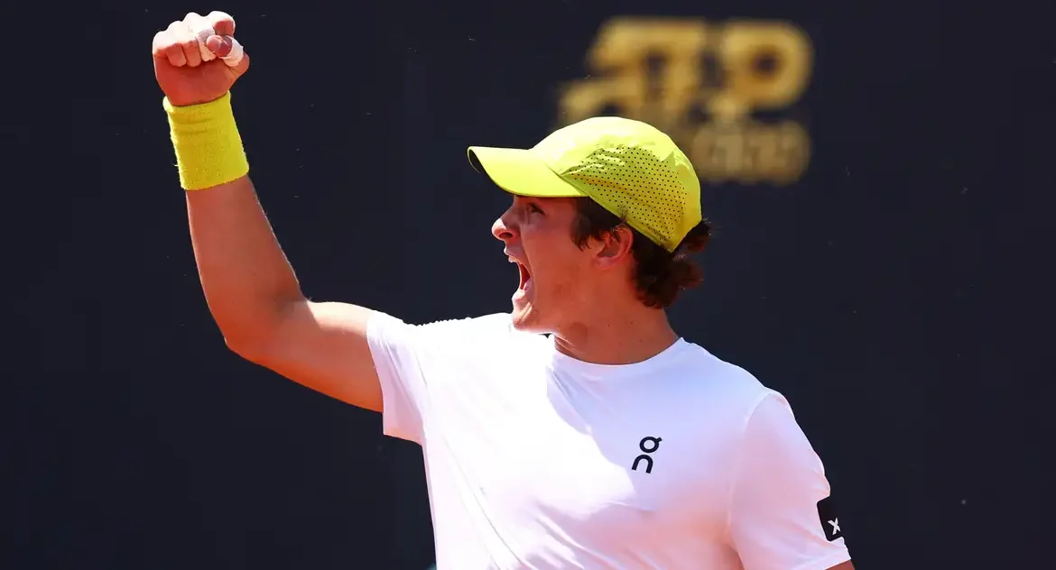 Tenistas Brasileiros têm resultados mistos em torneios preparatórios para Wimbledon