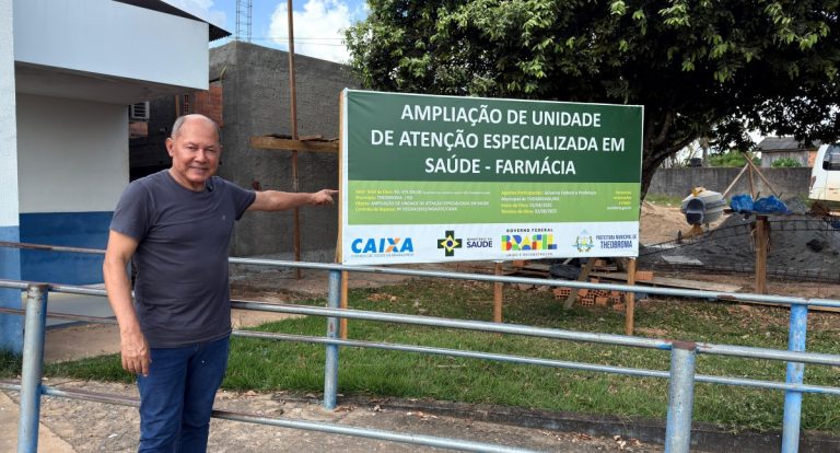 Coronel Chrisóstomo anuncia quase R$ 2,5 milhões para a saúde de Theobroma durante festa da agricultura familiar