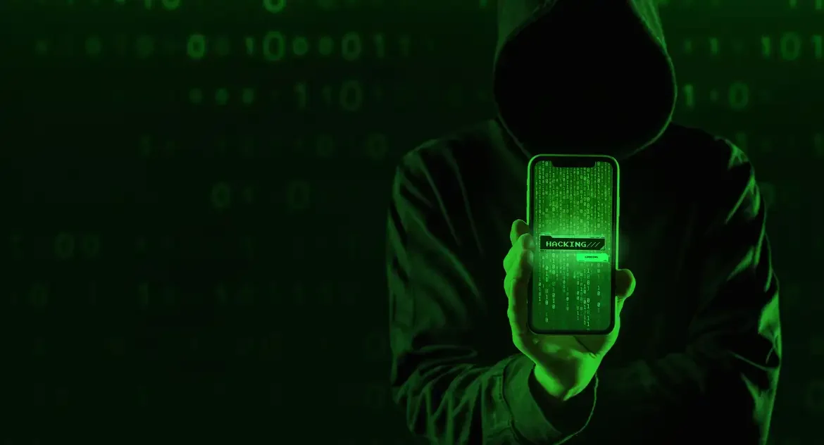 Mais de 40% dos brasileiros foram alvo de golpes online, e perdas chegam a R$ 6 mil, revela pesquisa da TransUnion