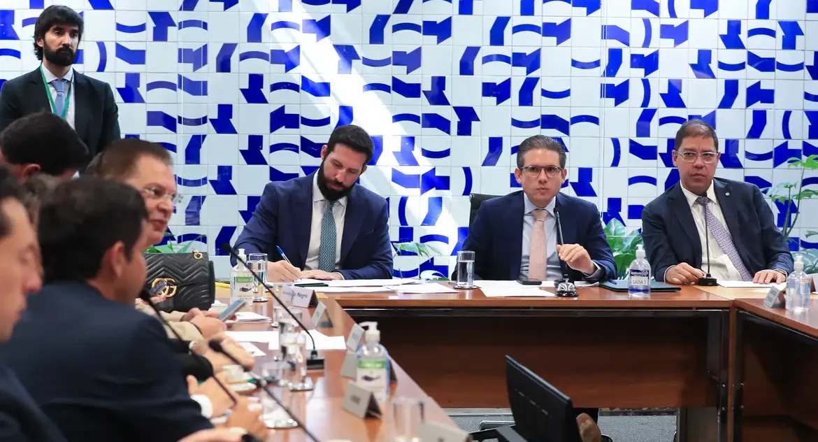 Câmara dos Deputados pauta urgência para derrubar decreto do IOF, mesmo após reedição do governo