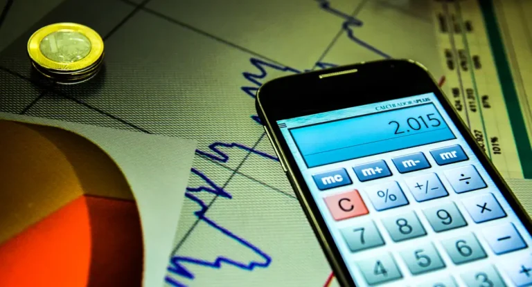 Mercado financeiro melhora previsões para inflação e crescimento do PIB em 2025