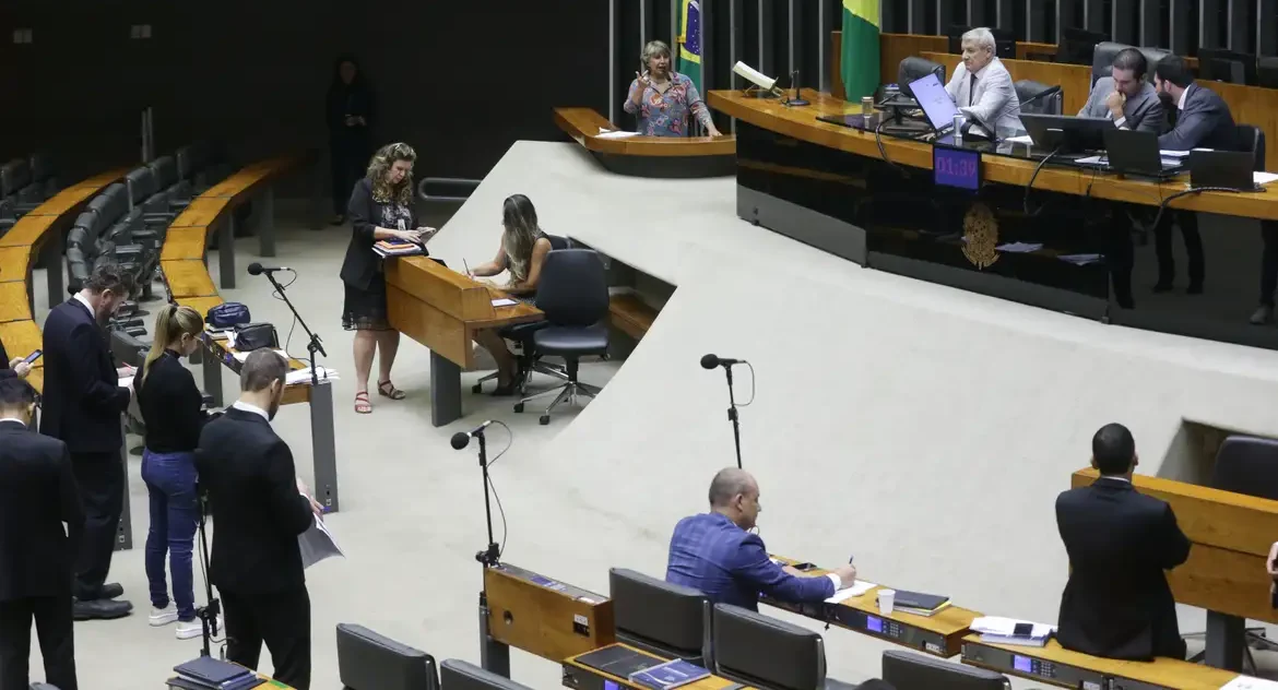 Câmara aprova projeto que altera regras para regularização de imóveis rurais em terras públicas e faixas de fronteira